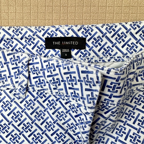The Limited Shorts Womens Size 6 Blue Geometric Cotton Stretch Back Pockets - Picture 6 of 10